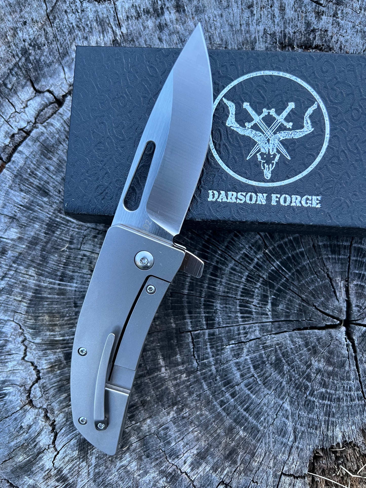 DFF-001 Forged Marble Carbonfiber Folding Knife